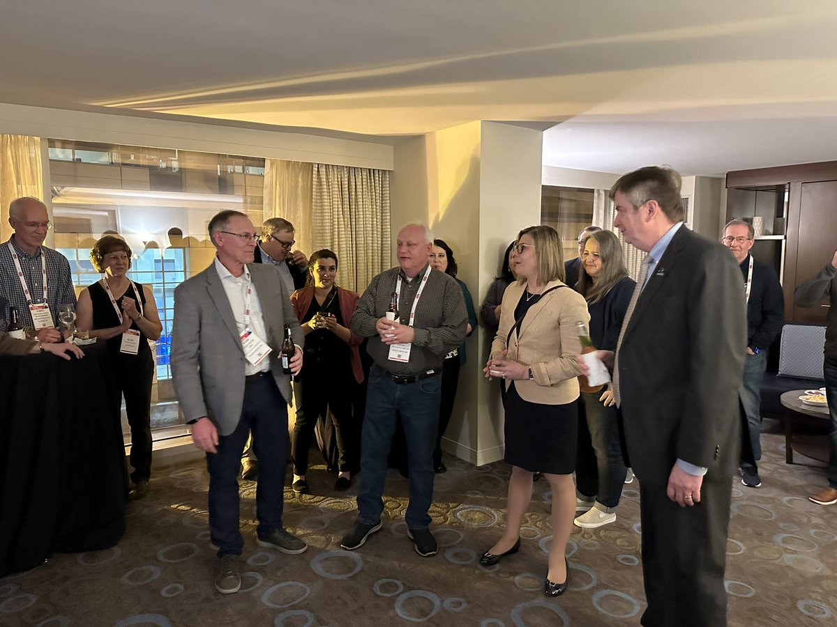 abmolnau's tweet photo. Toasting to last @cunagac’s for three amazing @mncreditunions CEOs - Mid Minnesota’s Chuck Albrecht; @TopLinecu’s Tom Smith; and @Mark_D_Cummins. Cheers! https://t.co/Dwi8VD9idt