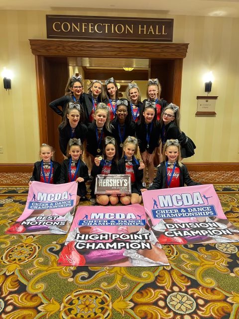 thewrldcheers_'s tweet image. Chocolate Town Nationals Winners #valleyeliteallstars #juniormints