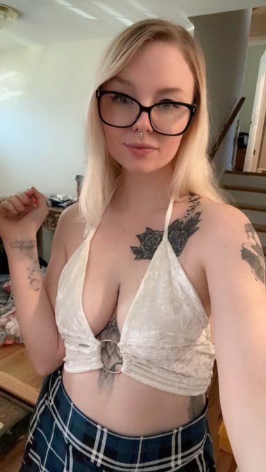 I got to work with some very pretty ladies today! Go follow them as well 🥰 @kodyevans21 @LondonEvans19<a href="/tag/lactation"class="tags"><span>#lactation</span></a><a href="/tag/lactationkink"class="tags"><span>#lactationkink</span></a><a href="/tag/lactatingvids"class="tags"><span>#lactatingvids</span></a>