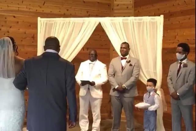 doinit4Jesus's tweet image. "I'm marriage to the gospel, so I had to throw that rice 🍚they said, hey Pastor, you know you are a legend, right?"

#MarriageMinistryMatters
#ForThisCause
#MarriageIsHonorable
#Chapter25~4.10.98