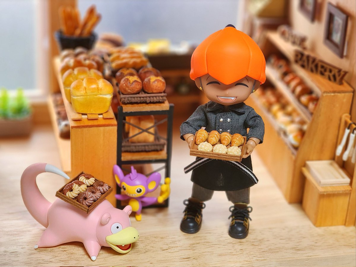 パン屋さんのキバナくん🥖🥐
#PokemonDay