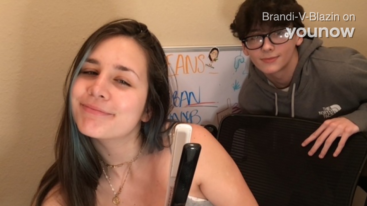 🔴 LIVE <a href="/Brandi_V_Blazin/">🔥🌵Brandi-V-Blazin🌵🔥</a> on #YouNow watch.younow.com/llOD?pid=Share…