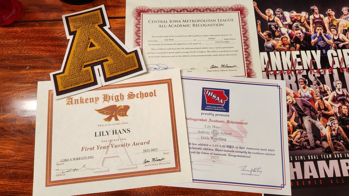 LilyMaeHans's tweet photo. I had a great time tonight at my wrestling banquet! I made a lot of new friends made this year and I'm so sad that this was my first and last year wrestling with @giablaser
She's the best teammate ever! Good luck to all the seniors heading off to college! https://t.co/lbDUCaMnWC