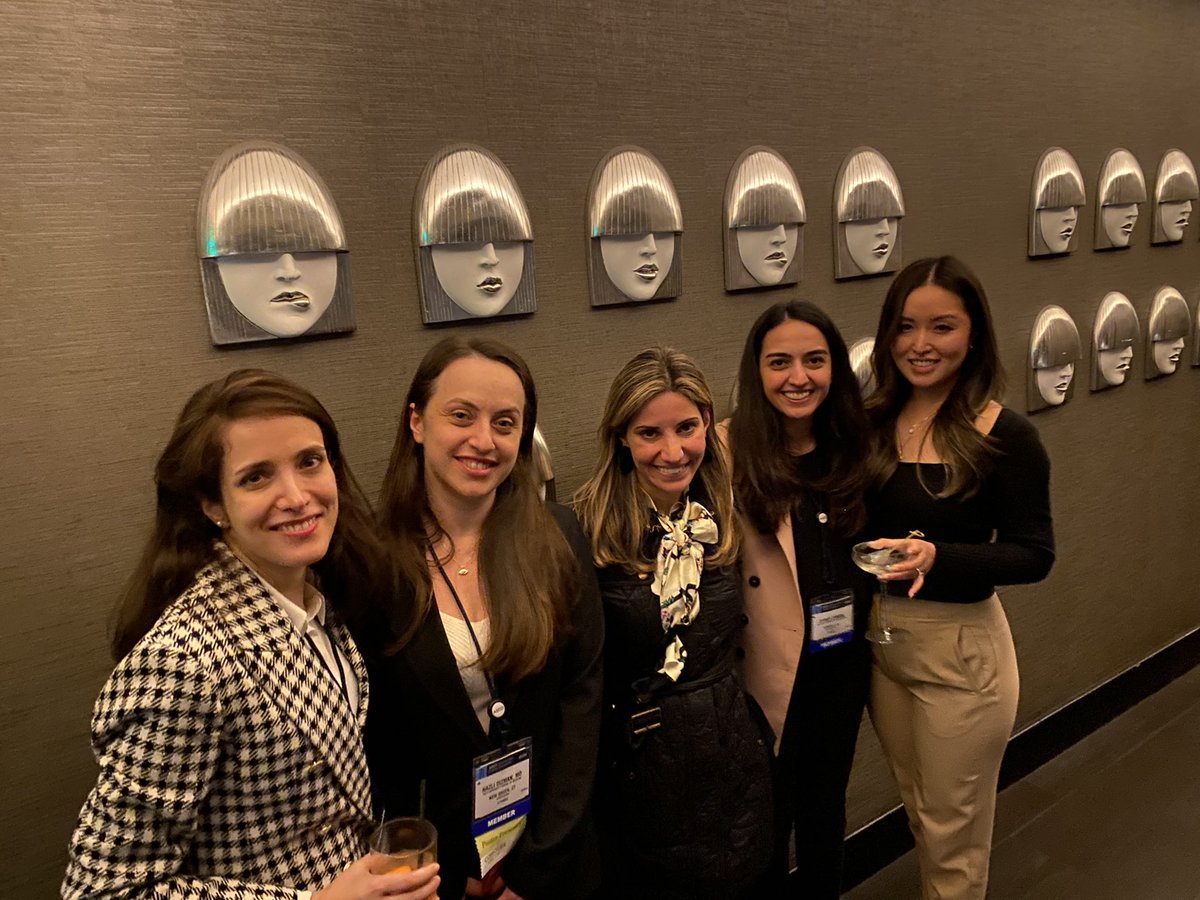 AmandaNizamMD's tweet photo. No @ASCO conference is complete w/o an outstanding showing from #TeamPal! Incredibly impressed by all of the presentations from undergraduates at #GU23! The future of oncology is bright! 🙏🏼 to the many amazing mentors in our field! Special 🙏🏼 to @arafflemd for 4 takes of 📸 #1 😂 https://t.co/52WqVvCoXe