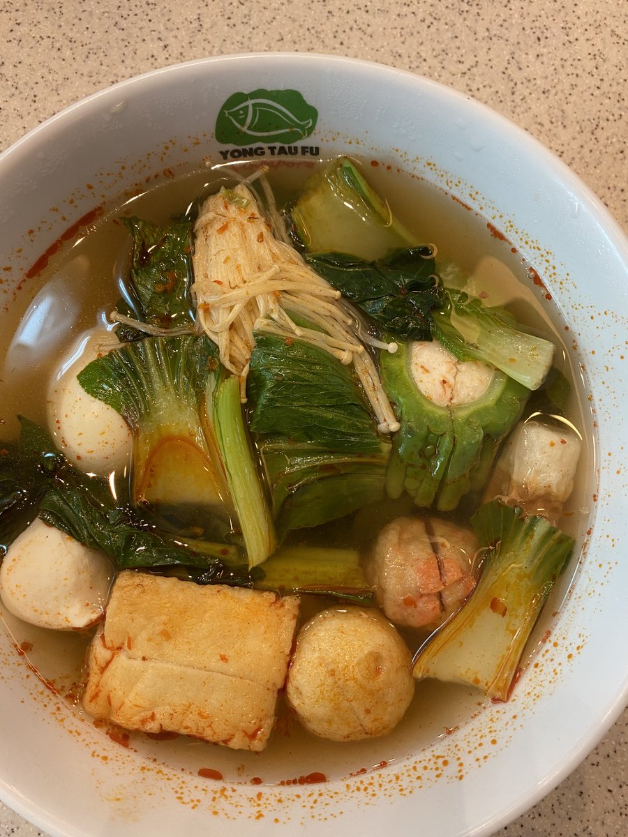 adesomantrikipa's tweet photo. Udah lama pengen makan ini setelah di Aeon tutup! Tapi sayang di Food Court PIM 1 ini gak tersedia yang di goreng-goreng gitu.

Tetap setia dengan kuah Tom Yam Yong Tau Fu.
Thank you mate dah mau temenin ke-BM'an gw 🙌🏻
@jforjotan 
Colek @skinatvelvet 🫰🏻 https://t.co/96UtnpDlwB
