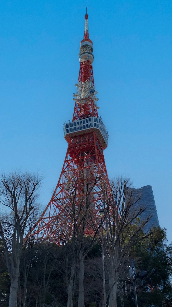 st_strunning's tweet photo. 東京タワーへ散歩
都心散歩は気分転換になる。街ぶらいいね。観光スポット巡りに楽しい。レッドトーキョータワーのE-MOTORやりたかったけど、入場料高くて、結局入らなかった...でもいつかプレイしに行こう。
#東京タワー 
#散歩
#東京散歩
#街ぶら
#観光スポット https://t.co/hXXBsNu8cp