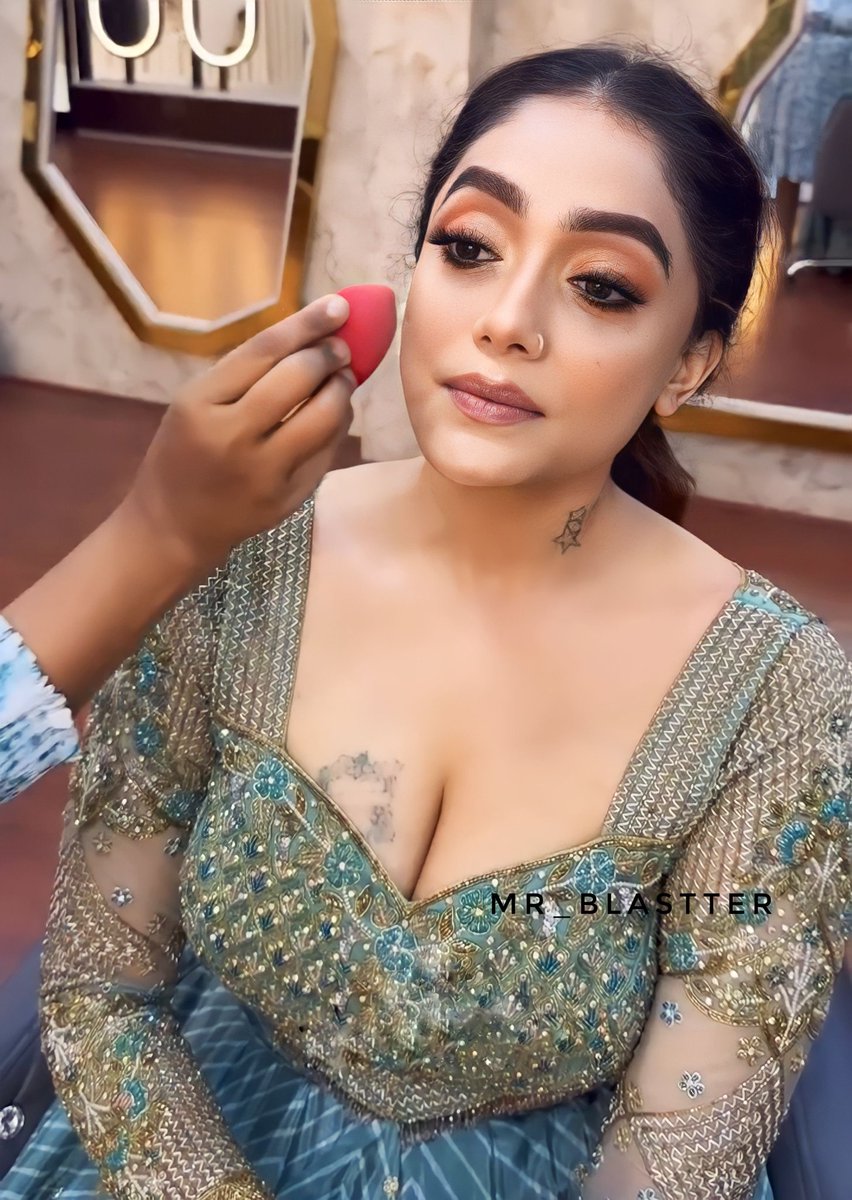 Maami biggy 😍

#Abirami #AbiramiVenkatachalam 🤤🔥