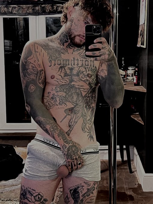 Open for a big surprise  onlyfans.con/uglynorthfree https://t.co/McT4Q6xOwW