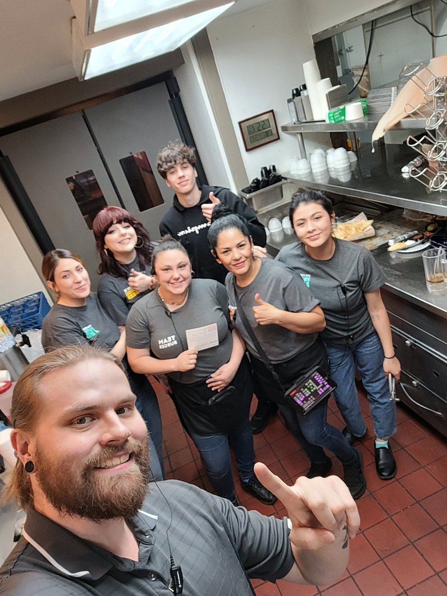 LoganTBowers's tweet photo. Cheers to Sydney! She is delivering great results and making every guest count. @GumpMike @MarissaOcampo11 @WillySandoval40 @TiaraJo59664108 @NicholasBPaxton https://t.co/Ymijj4oLcq
