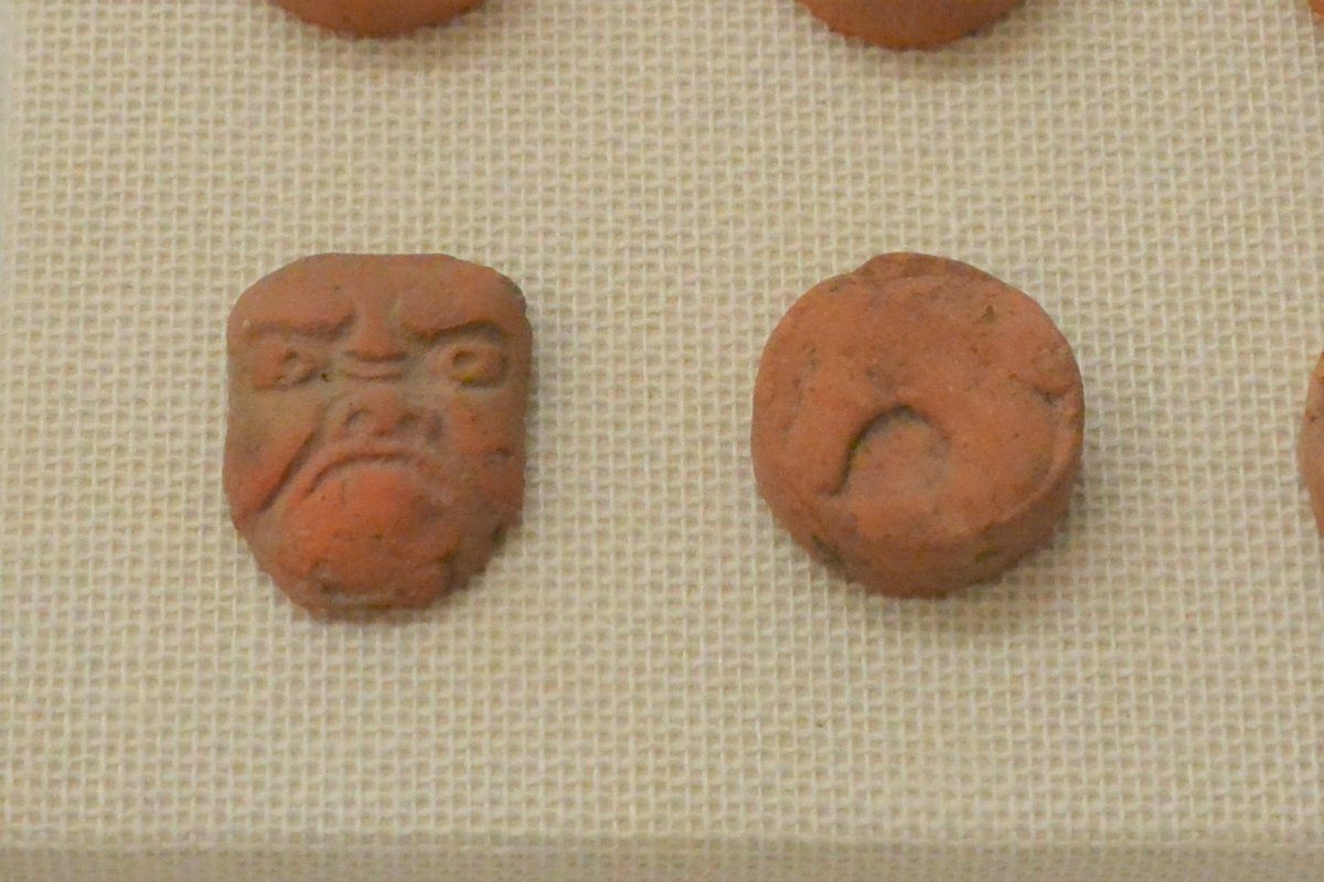 泥面子 泥面子（どろめんこ）」と呼ばれる全長2㎝ほどの江戸時代のおもちゃ