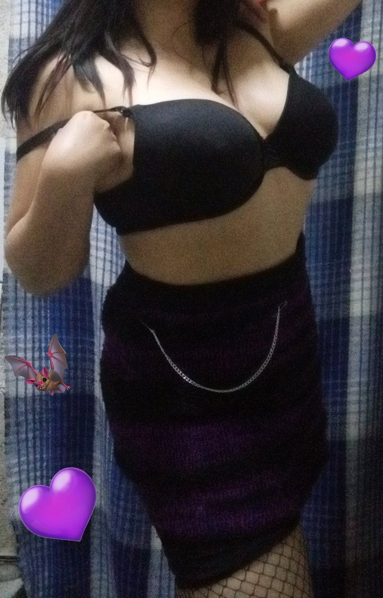 miumyuwu1's tweet photo. Do You like me litle vampire?.. uwu💜🦇
(Send message facebook: miumy chan)
Fotito improvisada jsjs #sexy #goth #cute #7w7 #uwugirl #erotic https://t.co/oAse3C4TDA