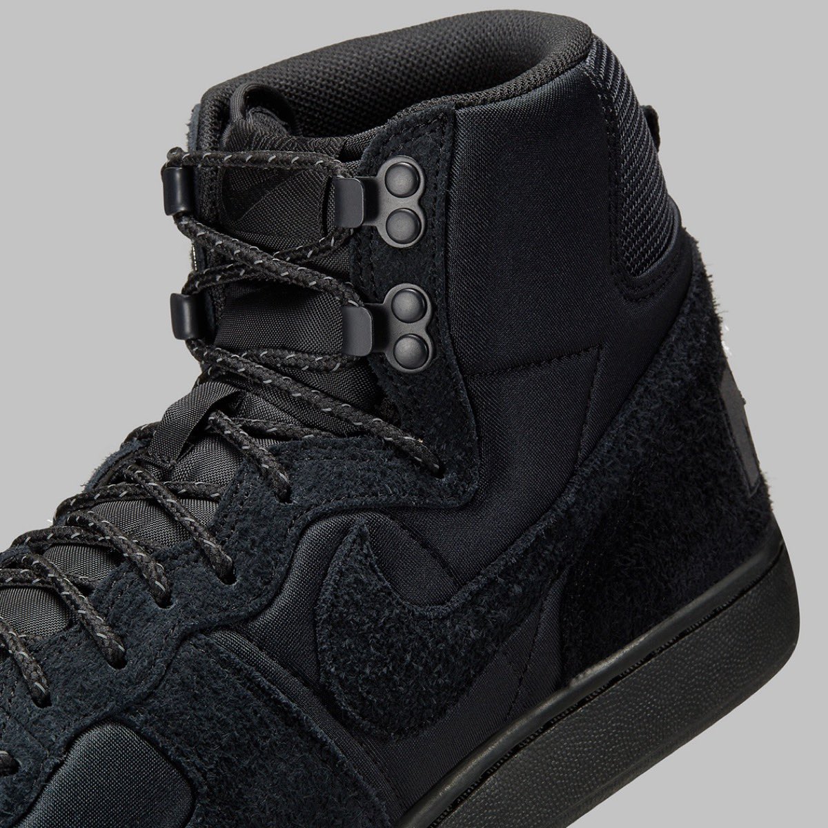 アウトドアなディテールで仕上げた Nike Terminator High “Hiking Boot 
