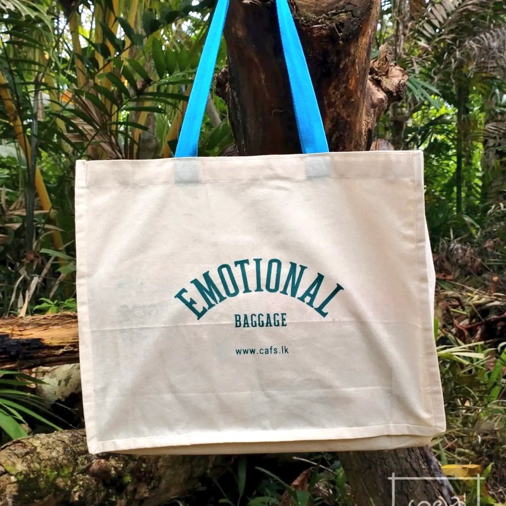 GamanMalu's tweet photo. #ecofriendly #handmade #ecobagsrilanka #ecofashion #totebag #shoppingbag #beachbags #wholesale #pouch #drowstringpouch #crossbodypouch #crossbodybag #beachbag #saynotoplasticbags  #shoponline  #ecogreen #loveearth #handmadebags #holdersbags #thaagimalu #madeinsrilanka #gamanmalu https://t.co/9XAjtm6HGt