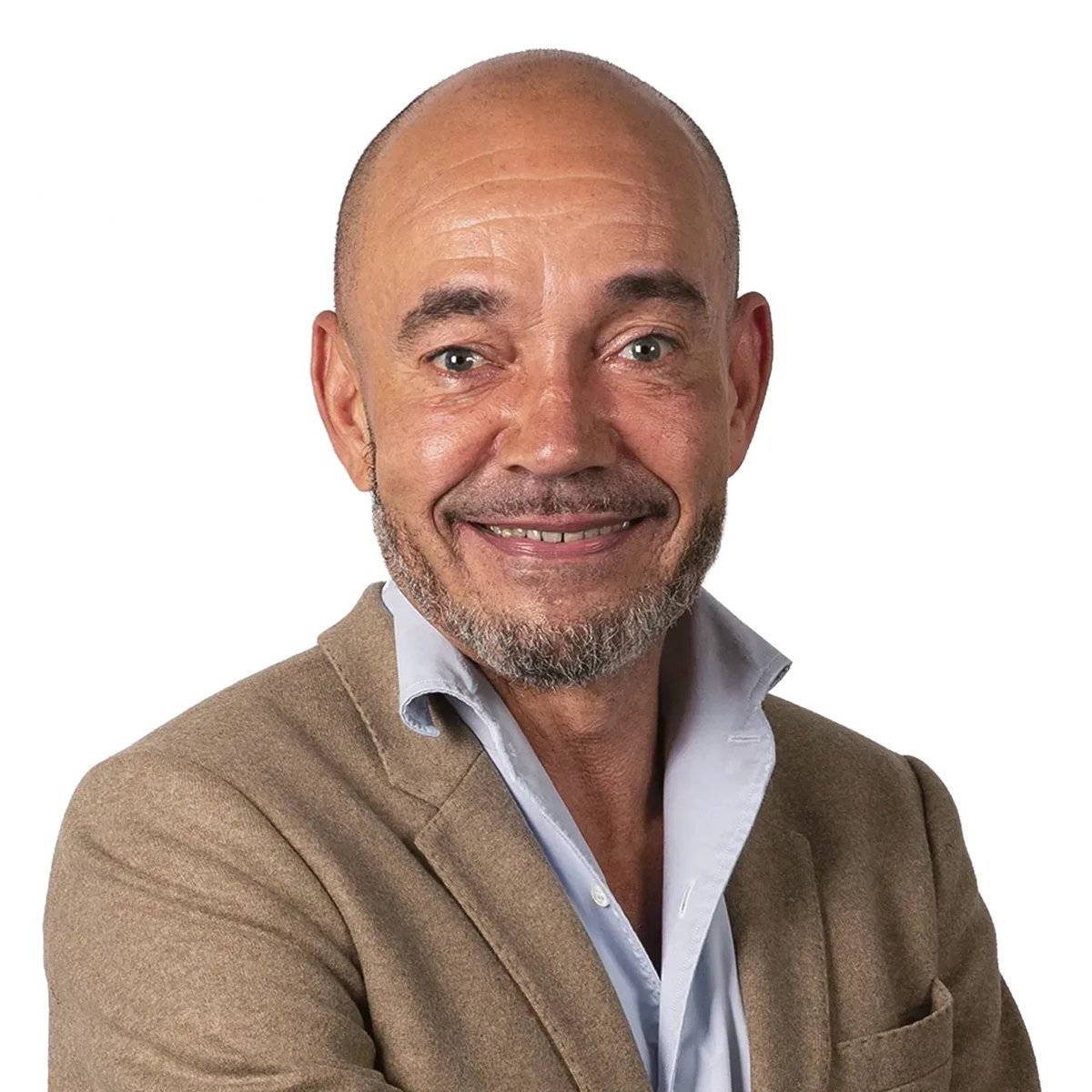 peterteriele's tweet photo. Mooie column van #stephansanders in #NRC over #identiteit 'Identiteiten zijn niet alles verklarend: het zijn richtingaanwijzers, geen passe-partout voor het leven.' https://t.co/uG1bmc3qGx