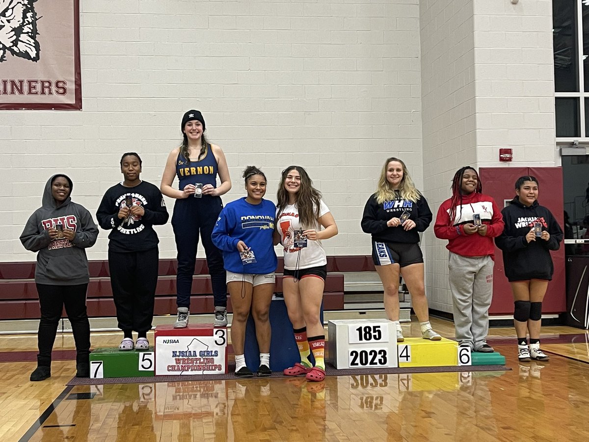 Congratulations to our NJSIAA girls state place winners! Jada Pichardo (4th @ 114), E’Marie Barge (5th @ 138), Brianna Nguyen (8th @ 152), and Macenzie Hunter (5th @ 185). Can’t wait for next season already!