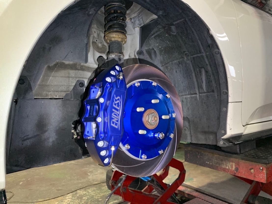 MACCHINA_R's tweet photo. 今回はホンダ シビック(FK7)にエンドレスの
6POTブレーキキャリパーキットを取り付けました🛠✨
やはりオーラが違いますね…🥺

#ENDLESS #6ブレーキキャリパーキット https://t.co/ogZ3akUXIj