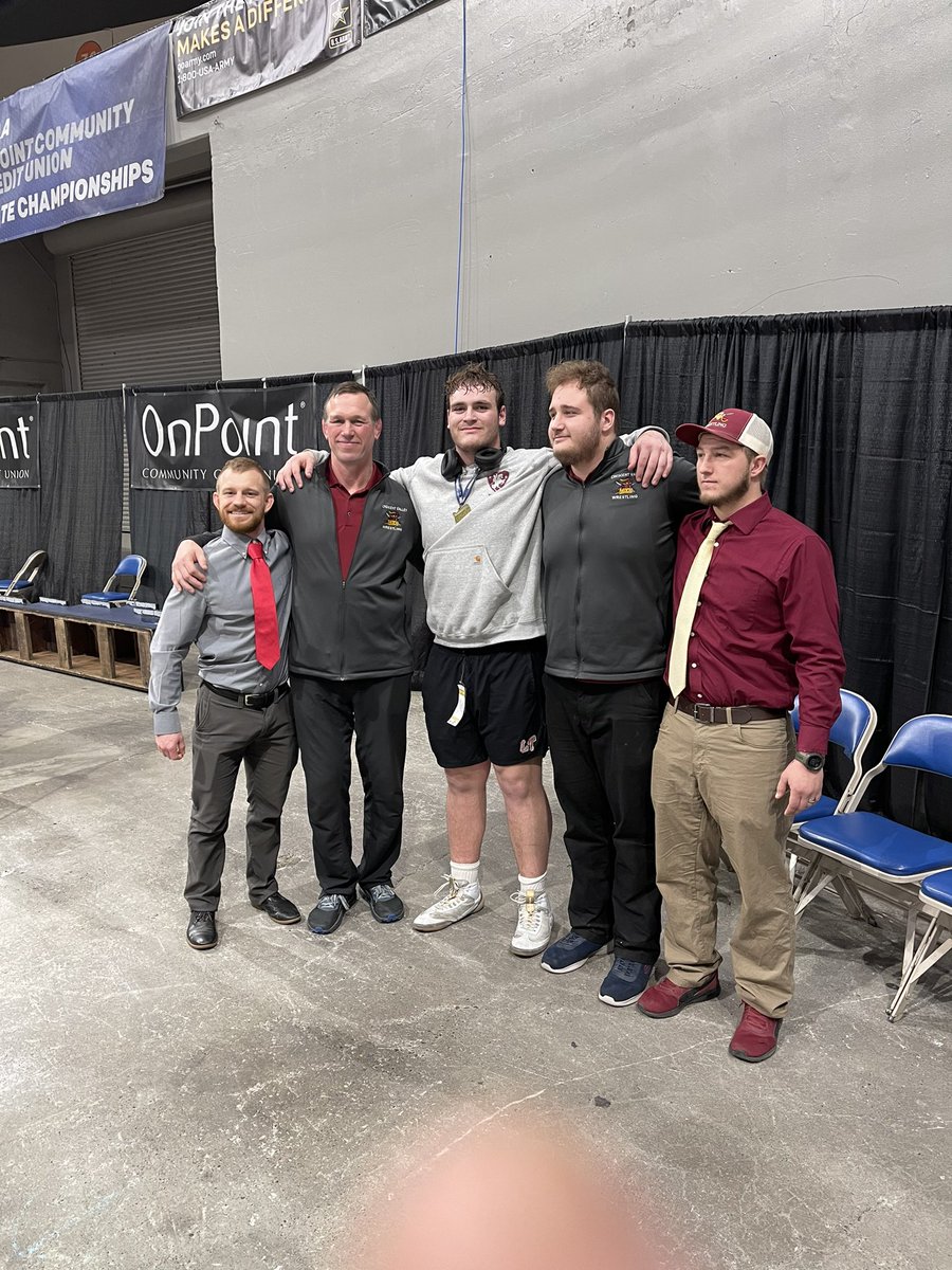 BenHartman74's tweet photo. First &amp; Last Year Wrestling -- First &amp; Last Year State Championship 🥇 First &amp; Last Championship 🍕 Celebration🎉

So proud and thankful to my teammates and coaches, who pushed me every day and  brought  me a long one day at a time! https://t.co/nQiJUK2f2f
