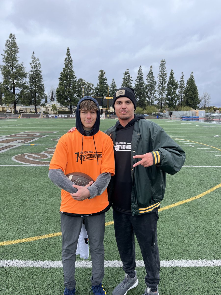 LoganMcjohn's tweet photo. Dimes in the elements, thanks to all the coaches at the @Throw_2_Win QB Showdown, love the competition and throwing with best in CA
#JQB #QBthrowdown
@Coach_Jordan_4
@coachWhoa
@Q5_training_
@LeftCoastAthl https://t.co/Tqj6UI4zIp