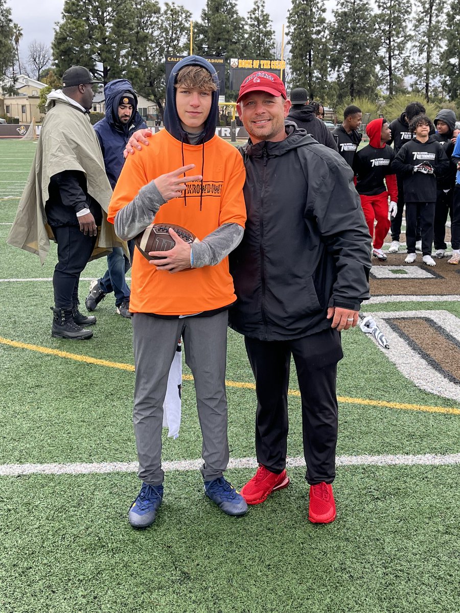 LoganMcjohn's tweet photo. Dimes in the elements, thanks to all the coaches at the @Throw_2_Win QB Showdown, love the competition and throwing with best in CA
#JQB #QBthrowdown
@Coach_Jordan_4
@coachWhoa
@Q5_training_
@LeftCoastAthl https://t.co/Tqj6UI4zIp