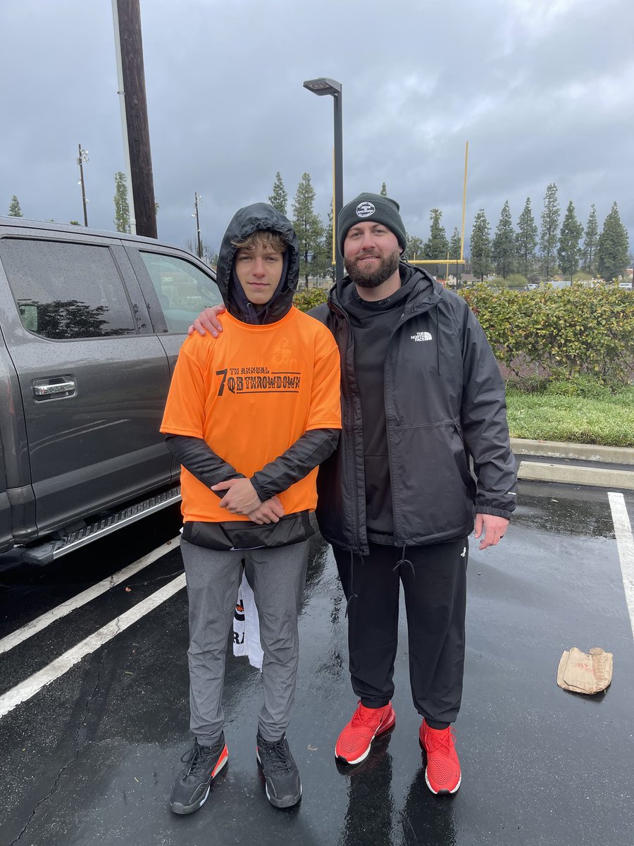 LoganMcjohn's tweet photo. Dimes in the elements, thanks to all the coaches at the @Throw_2_Win QB Showdown, love the competition and throwing with best in CA
#JQB #QBthrowdown
@Coach_Jordan_4
@coachWhoa
@Q5_training_
@LeftCoastAthl https://t.co/Tqj6UI4zIp