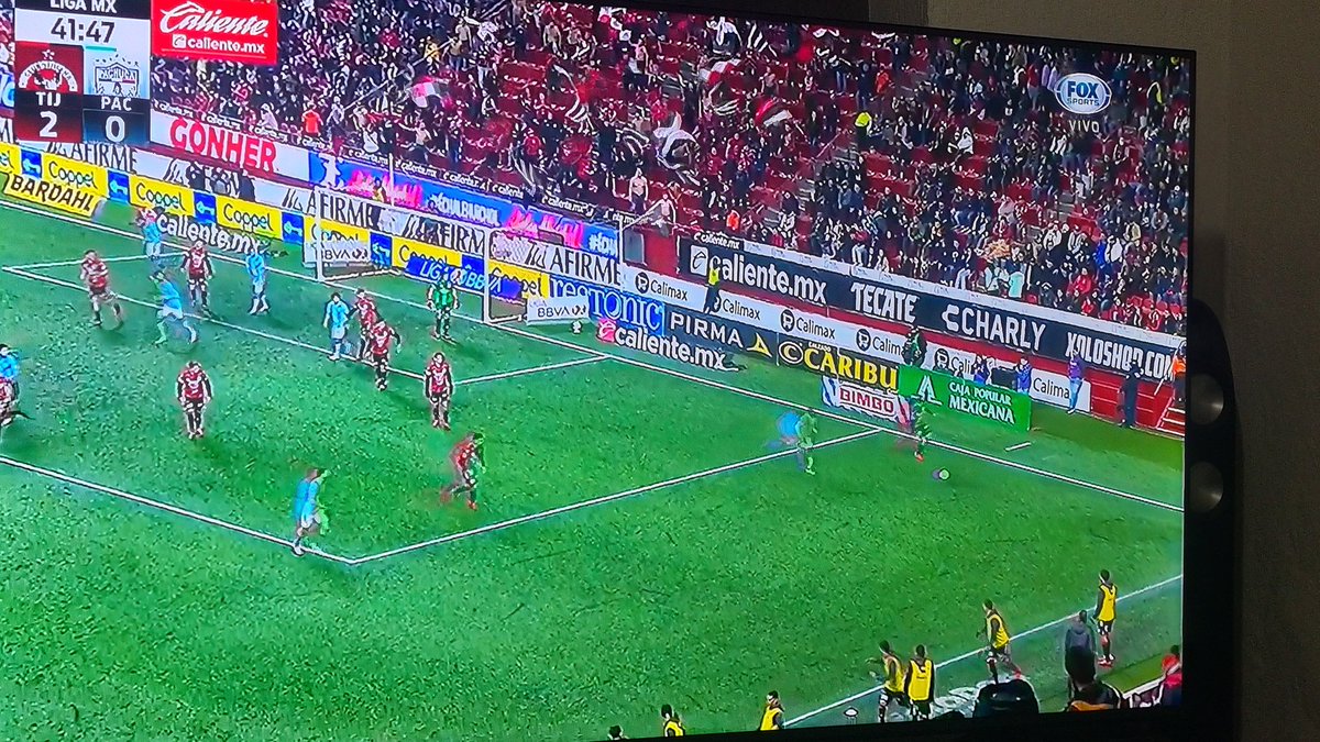 jorgecalderon23's tweet photo. @FOXSportsMX De verdad que ustedes no merecen ser television de paga, la calidad de imagen en la trasmision que proporcionan no tiene nada de HD parece transmision de los 90s, deberian de invertirle un poco mas en la calidad de imagen que proporcionan, (critica constructiva) https://t.co/RqKy5jEU8X