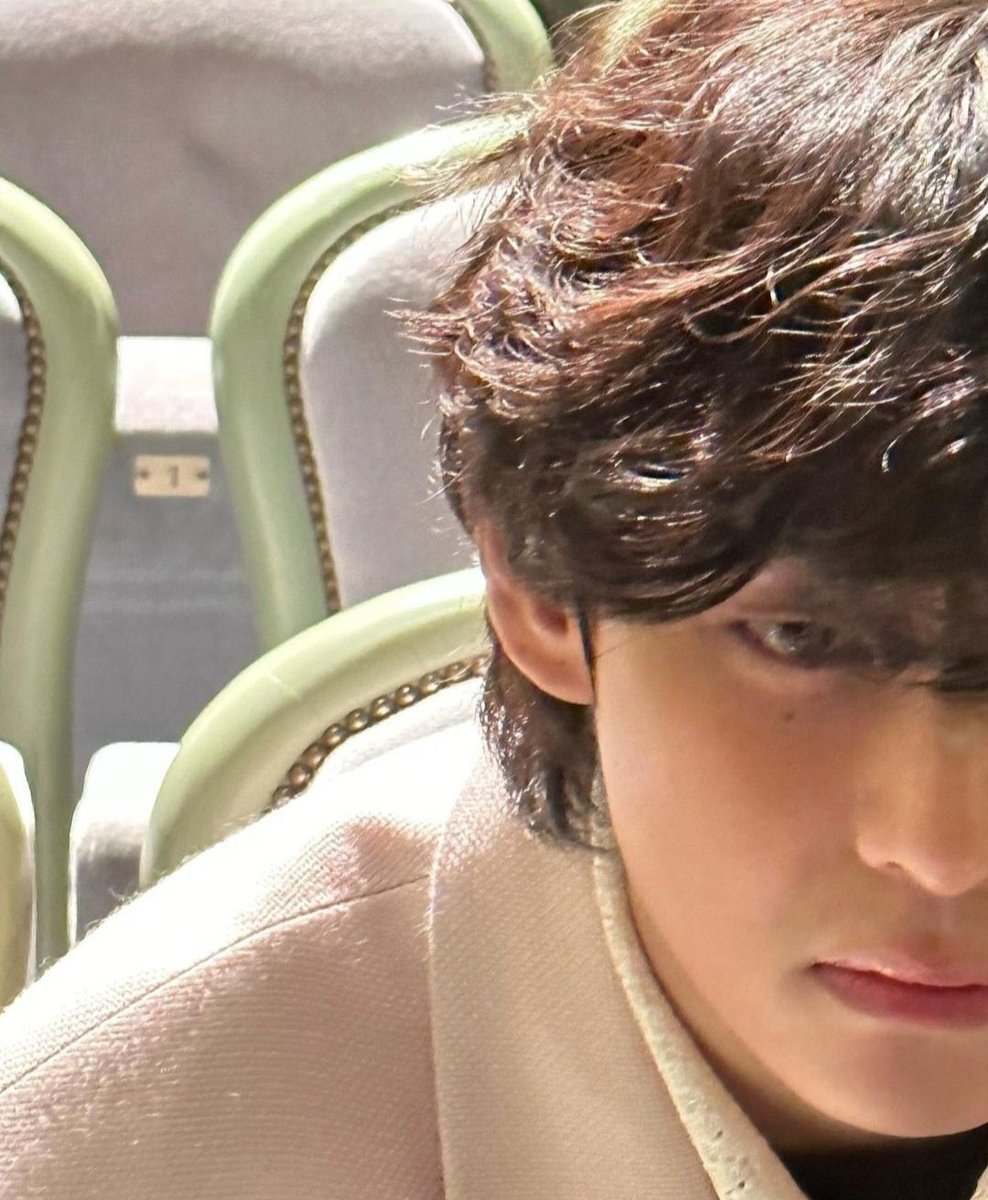 Taehyungimpact's tweet photo. Those chairs…kim taehyung was at Théâtre Montansier…whatever he was filming or his projects there…it’ll be HUGE! https://t.co/1ORn9qdSaE