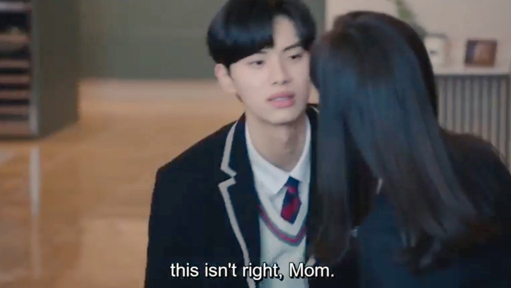 AashiZin's tweet photo. When ambition of mother turns into obsession that they can't see morality and it burdens their children it's indeed sad thing to see in 
#CrashCourseInRomanceEp13, I felt bad for both kids struggling of their own to become person their mothers want https://t.co/gjUAWUAbkt