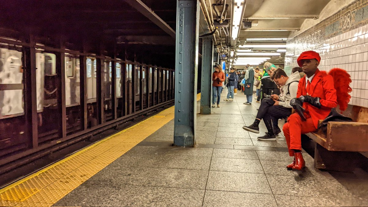 open.spotify.com/track/32dmwS4I… <= <a href="/DeniseChaila/">denise</a>