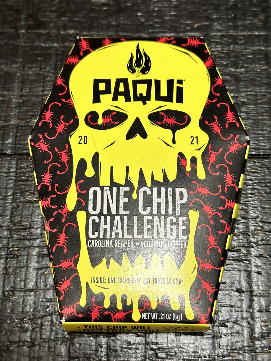 TheBoxingPro's tweet image. Anyone done this before? Been holding on to mine for awhile 😂 💀🔥 @paquichips #onechipchallenge
