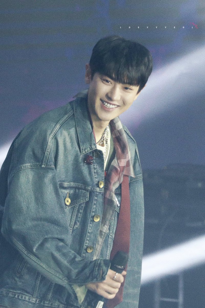 loeypics's tweet photo. he's so cute 

#찬열 #CHANYEOL https://t.co/2Yvfv3phfe