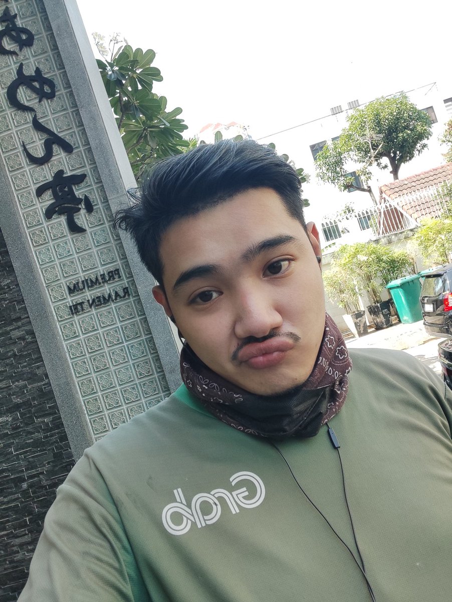 ต้องทวีตว่าอะไรหรอครับ
ถึงจะมีคนมาคุยด้วย
555
#อ่อนนุช