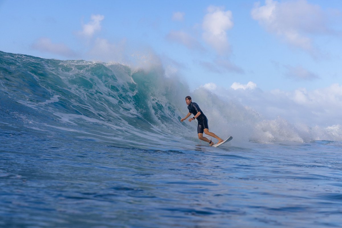 JohnGleeson10's tweet photo. The pattern recognition required to master surfing is like no other sport. Surfers read ocean and social elements to catch the best waves. Catching good waves is needed to build skill. The underlying trait of great surfers is a superior ability to pattern match. 🏄‍♂️ https://t.co/zAHuEntaIJ