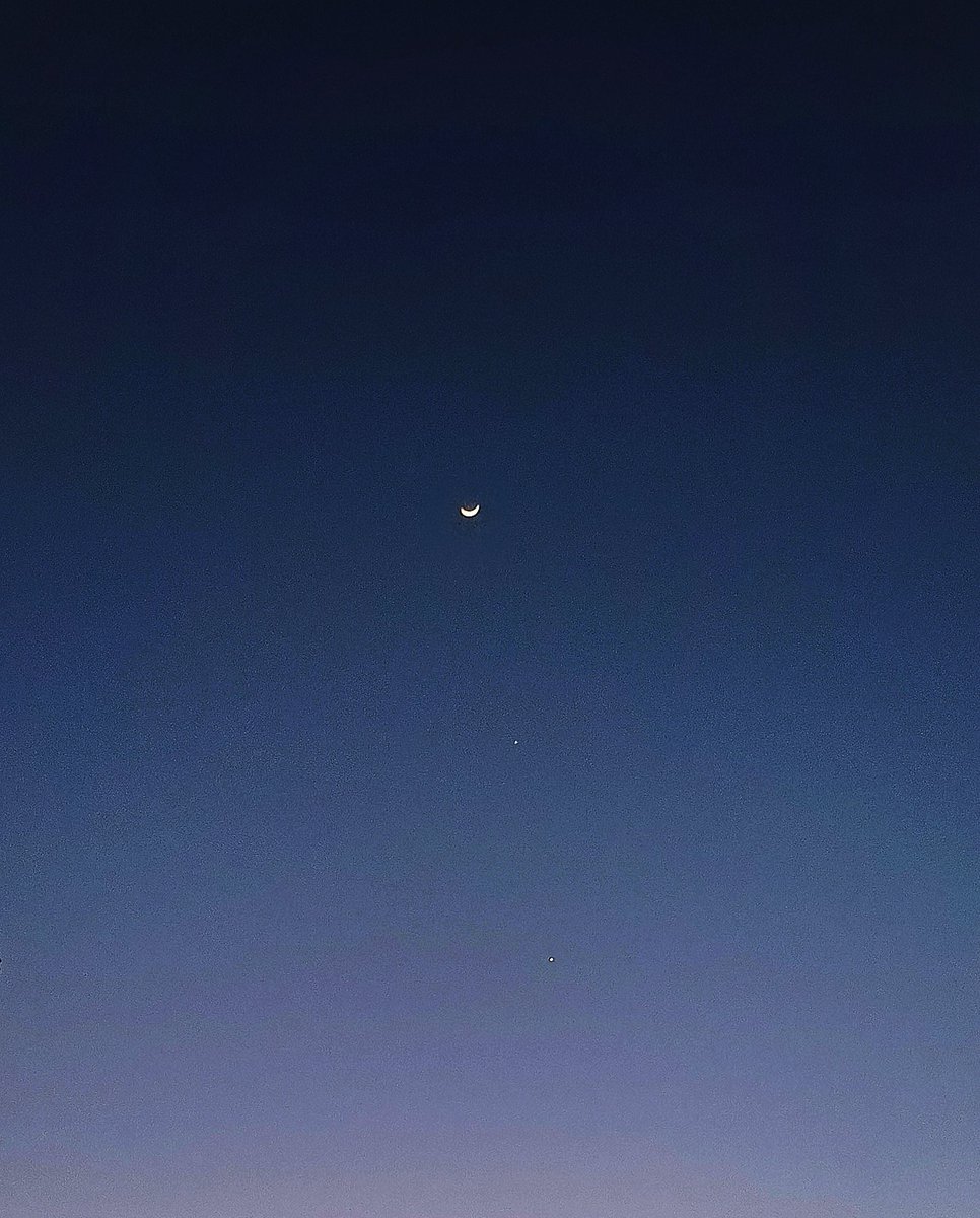 MoKaifAnsari26's tweet image. Moon, Jupiter and Venus From India
#astrography