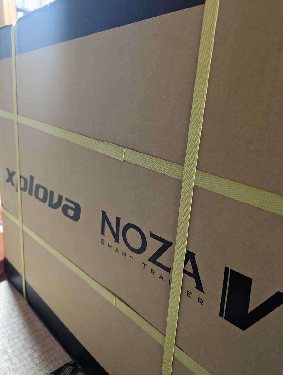 NAMA_nakashima's tweet photo. 箱、届いた
開封
組み立て完了

#xplova
#NOZAV
#スマートトレーナー
#ローラー
#インドアトレーニング
#VCFUKUOKA https://t.co/Wq42ohVgj8