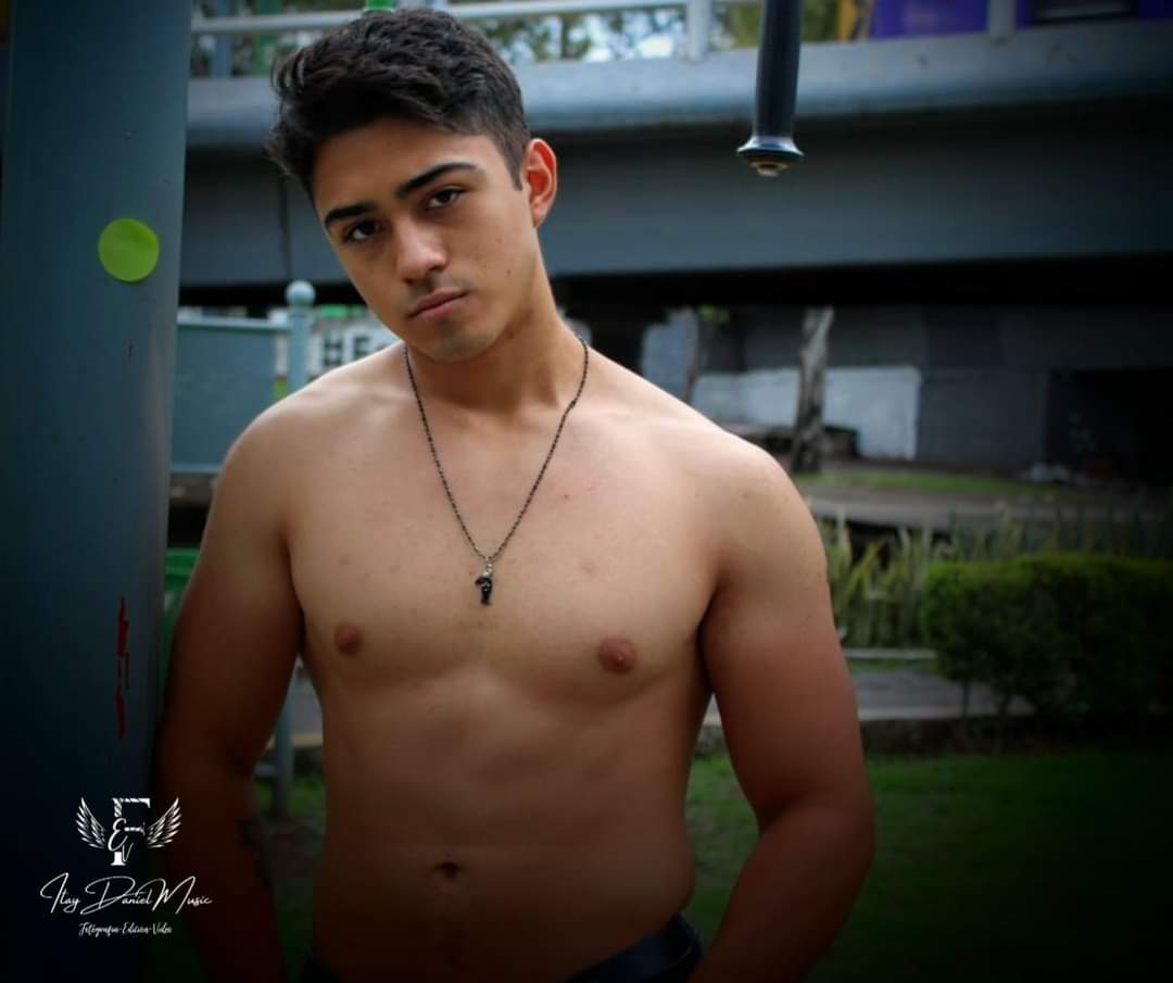 LaNotaoff's tweet photo. 📸😎
Cotizaciones Por Mensaje Privado 😊
#fotografia
#Foto
#fotoscaseras
#TikTok
#TikTokviral
#music
#Musica
#Merengue https://t.co/BkYceTaupf