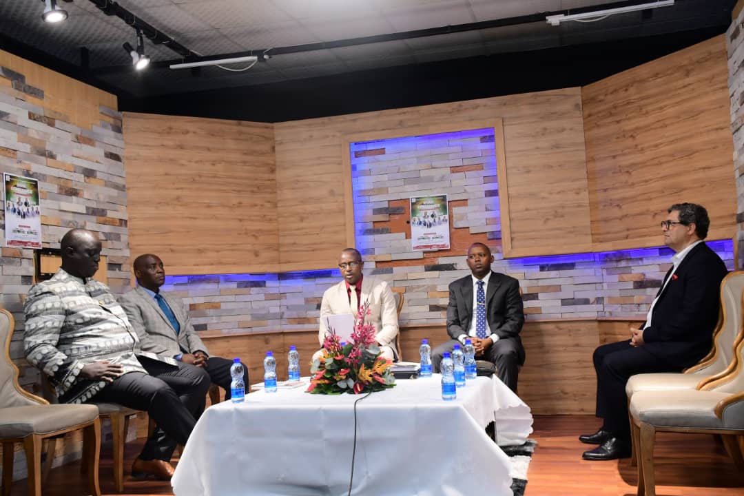ABPInfos's tweet photo. #Burundi:L'église ElShaddaï de Bujumbura,en collaboration avec les églises MINEVAM Kigobe,Méthodiste libre,City of Living God,KARPOS et Glory Outreach Assembly,abrite du 27février au 5mars2023,la 1ère conférence sur l'unité du corps de Christ dans la diversité de dons de l'église https://t.co/5lFRyNqEWS