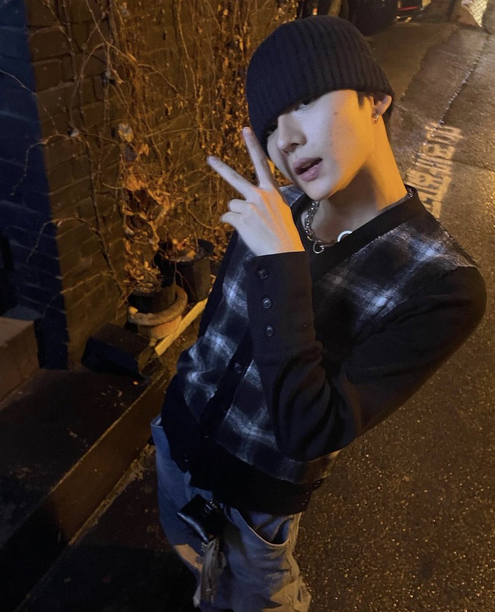 jjbeaarr's tweet photo. I can’t believe this is real like we’re really getting sangwon update https://t.co/z5qZpqCT2x