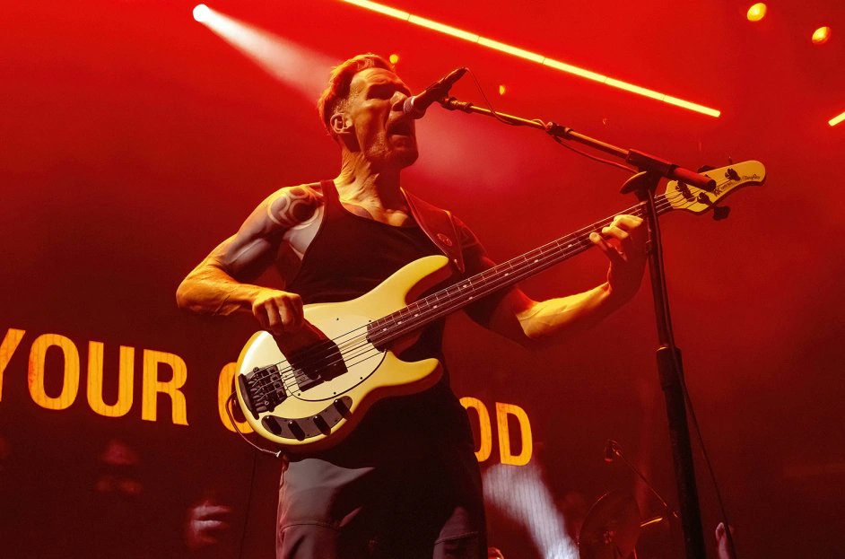 Happy Birthday to Tim Commerford, bass-playing madman. 