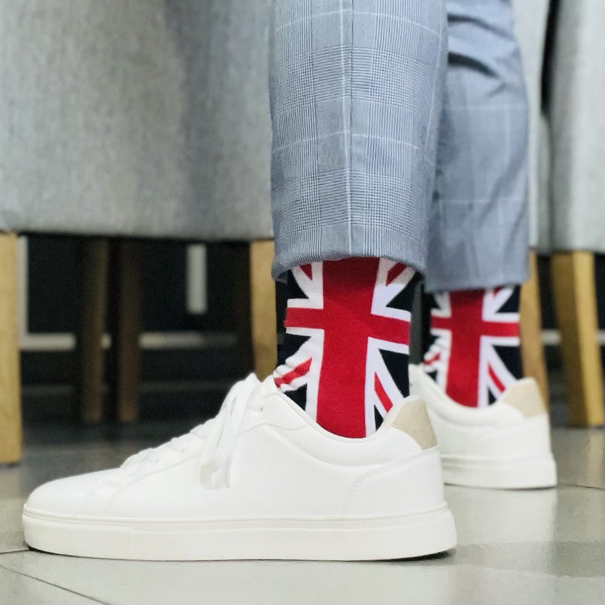 WalkiesR's tweet photo. Back for his popularity. The Union Jack is an oldie but a goodie. The world’s #1 flag that is fashionable and stylish, even though it’s been around for ages. Now that the weather is getting cooler, why not add him by to your wardrobe? 

Available online. https://t.co/Omb4q4Ru7F https://t.co/6KfgfmHbzr
