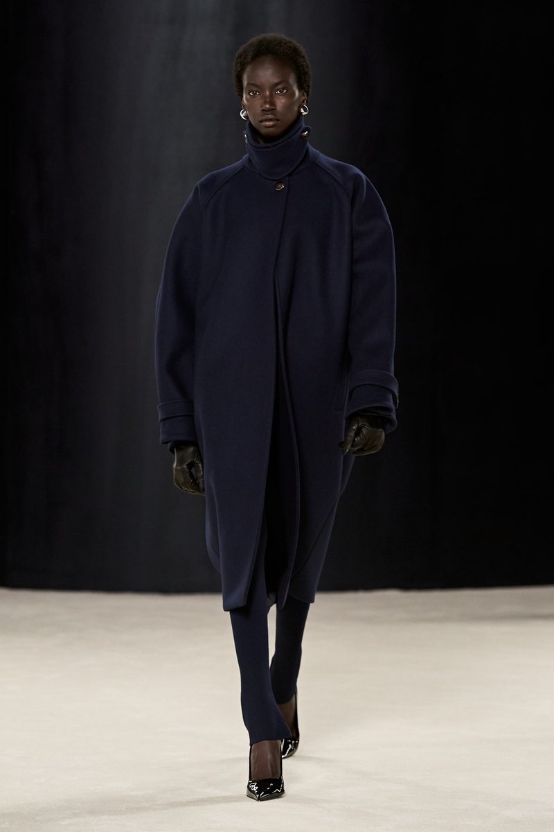 margielaqueen's tweet photo. ferragamo fall 2023 rtw https://t.co/xutHz9YqJQ