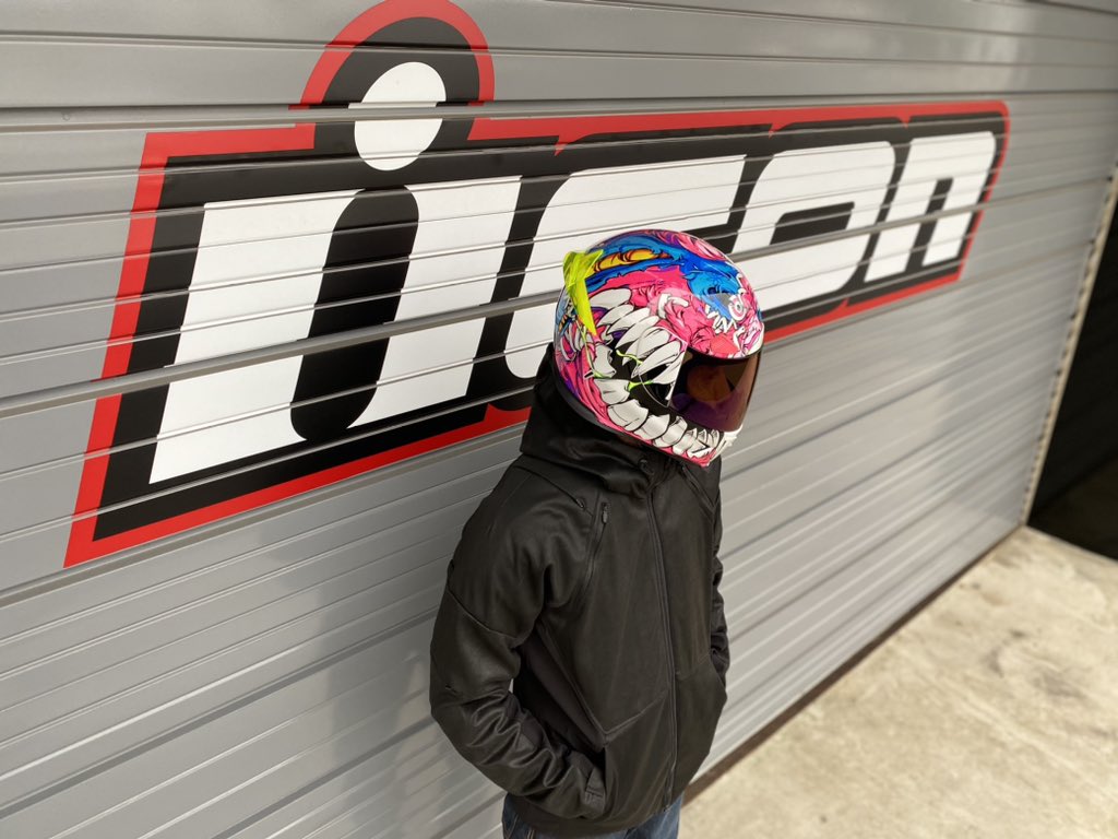 AFGMOTO's tweet photo. やっぱりAIRFRAME PRO BEASTIE BUNNYはマストバイアイテムだ!
そしてAIRFRAME PROの心地よいフィット感。ちょっと遠回りしちゃう気持ちにさせてくれる。
https://t.co/DqLLNq2yWf #iconmotosports #afgmotosports #icon #airframepro #iconライフスタイル #バイク https://t.co/Foc0tr6zuY