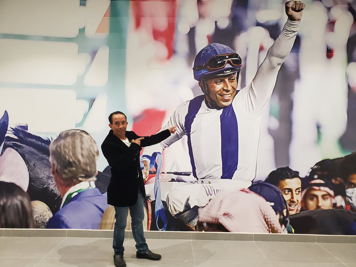 José L. Verenzuela (@jlvgjockey) on Twitter photo Una gran pintura para una gran victoria <a href="/thesaudicup/">The Saudi Cup</a> 2022 EMBLEM ROAD y <a href="/wigmanramos/">Wigberto Ramos</a> 🇵🇦 adornando una pared del <a href="/JCSA_Racing/">JCSA</a>
<a href="/FrusiyaClub/">نادي سباقات الخيل</a> 🏆 Una gran pintura para una gran victoria <a href="/thesaudicup/">The Saudi Cup</a> 2022 EMBLEM ROAD y <a href="/wigmanramos/">Wigberto Ramos</a> 🇵🇦 adornando una pared del <a href="/JCSA_Racing/">JCSA</a>
<a href="/FrusiyaClub/">نادي سباقات الخيل</a> 🏆