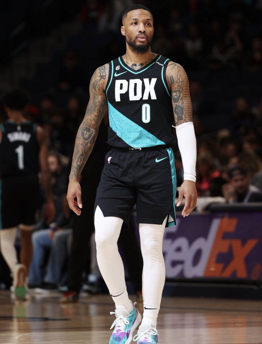 503Blazerfans's tweet photo. Dame has the most efficient 60 pt and 70 pt games in NBA history😳both came in the same season too @Dame_Lillard https://t.co/QEJANoykuM