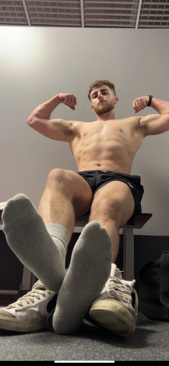 BestSockMasters's tweet photo. #footmaster @MasterAdonis5 

🧦👣🧦

#masteroftheday https://t.co/V5KFOZCdx3