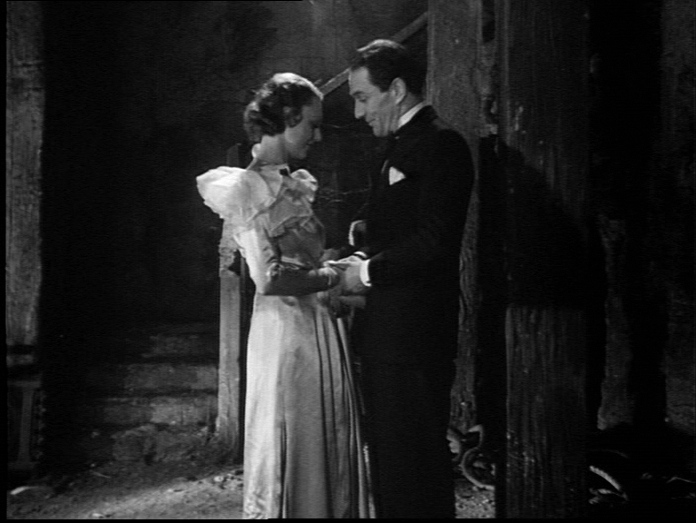 TalkingPicsTV's tweet photo. An old dark mansion, ghosts and gang crime at 6:30am THE BLACK ABBOT (1934) #JohnStuart #JudyKelly crime-comedy #TPTVsubtitles https://t.co/2SH6wfLa7r