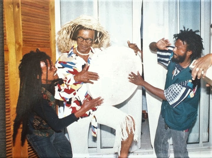 AhneeMarek's tweet photo. Love this pic of Michel Legris, Kaya and Berger Agathe. The 2 seggaemen and the ségatier. Reminder that Kreol creative (artistic/intellectual/political) work isn't the gladiatorial arena of the anti-Black mind. But a space of collegial bond and shared history. https://t.co/MGNiy82aUA