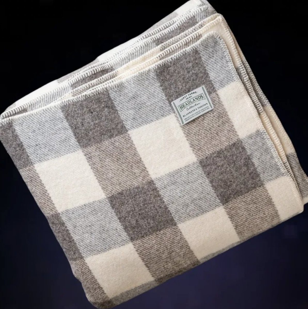 TopsyFarms's tweet photo. We're Back! These natural white & grey checkerboard #WoolBlankets add classic elegance to any decor.
After months of supply chain heartaches, these beauties are #restocked. Available at https://t.co/nyNBxdq8hK
#NaturalWoolBlankets #CanadianWool #CanadianMade #TopsyFarms #BuyLocal https://t.co/jCBK0GASe9