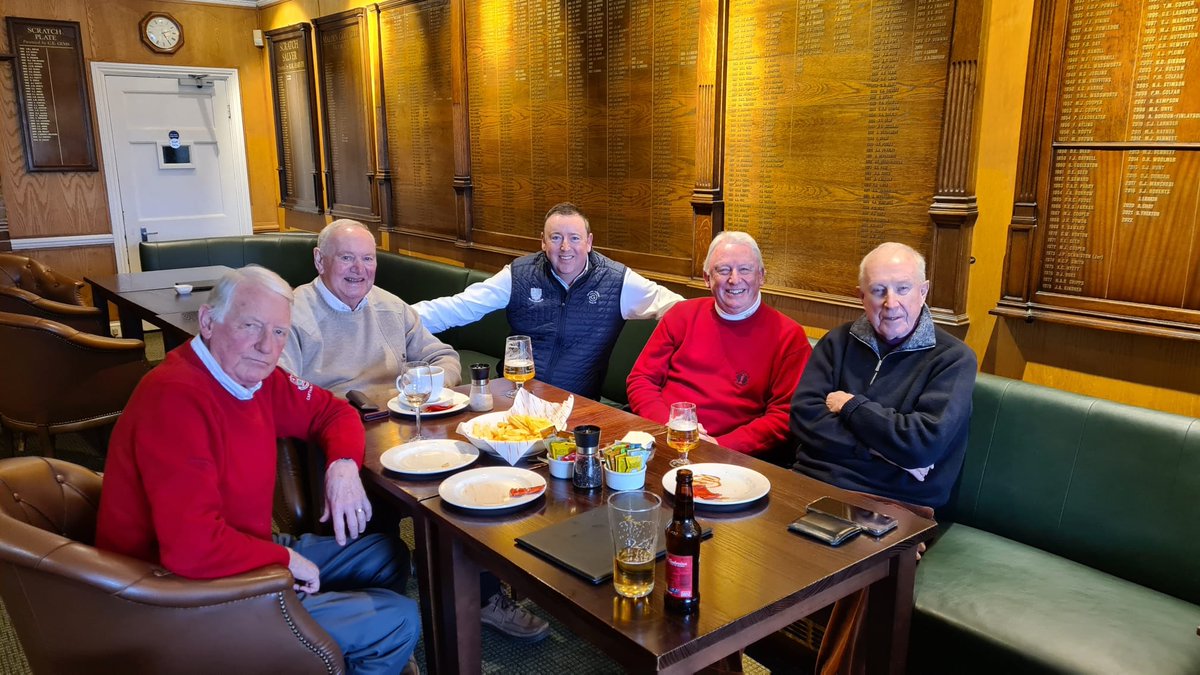 bentebbs's tweet photo. Despite the chilly weather the Captain &amp; Pro were once again in resplendent form against fine gentlemen "The two Mike's!"
Great company and a lovely morning...👏 whos up next !
#captainpro #surreygolf #matchplay #maldenproshop https://t.co/GZfUQyriL7