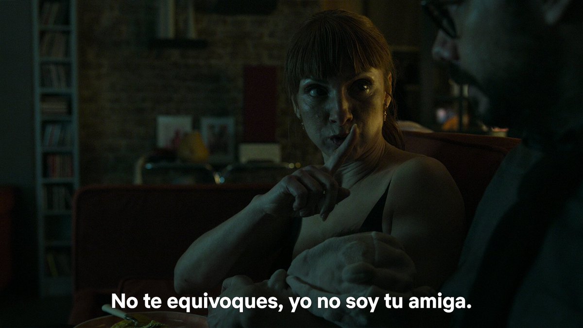 NetflixES's tweet photo. ¿Cuándo acaba la obsesión por Alicia Sierra? #LaCasaDePapel https://t.co/CtCwnCJVY1