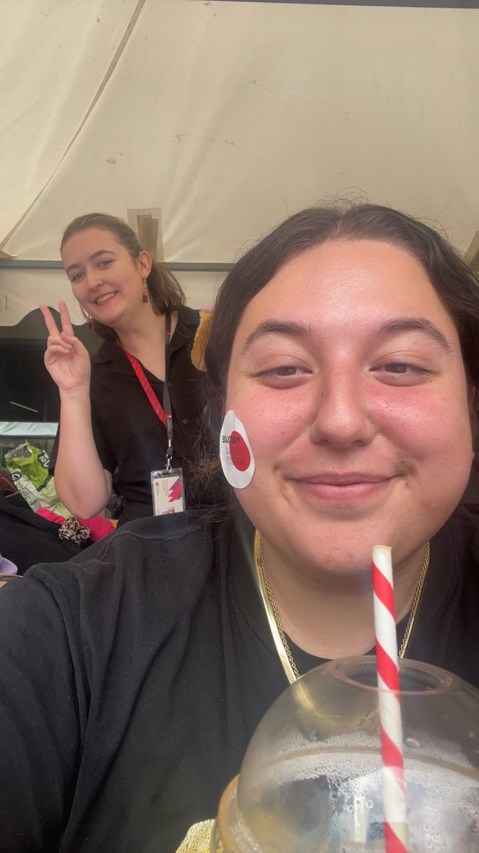 applin_'s tweet photo. Last week I had the chance to run an O-Week Stall! Everyone who knows me has heard me speak about my passion for theatre, how it has shaped me and how much I love my community. I wouldn't be who I am today without @MacMSPresents, See you soon at our first show of the season! https://t.co/kG2kJVo6up